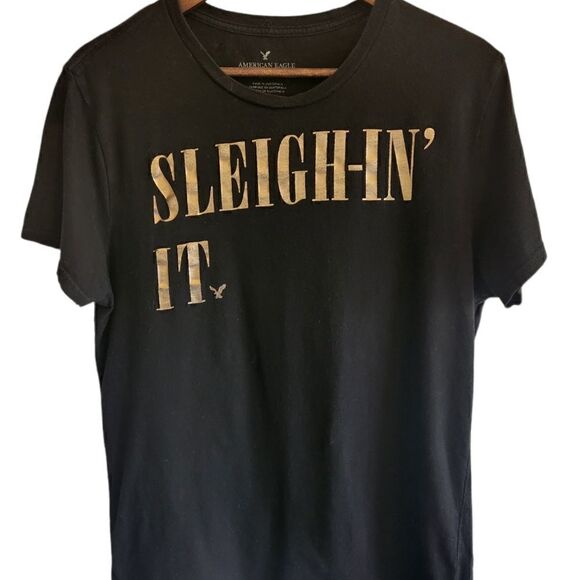 AMERICAN Eagle Black Sleigh-in It Graphic Tee Size Medium - Picture 2 of 5